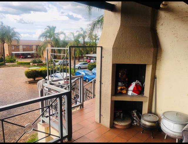 2 BEDROOM APARTMENT FOR SALE IN HIGHVELD